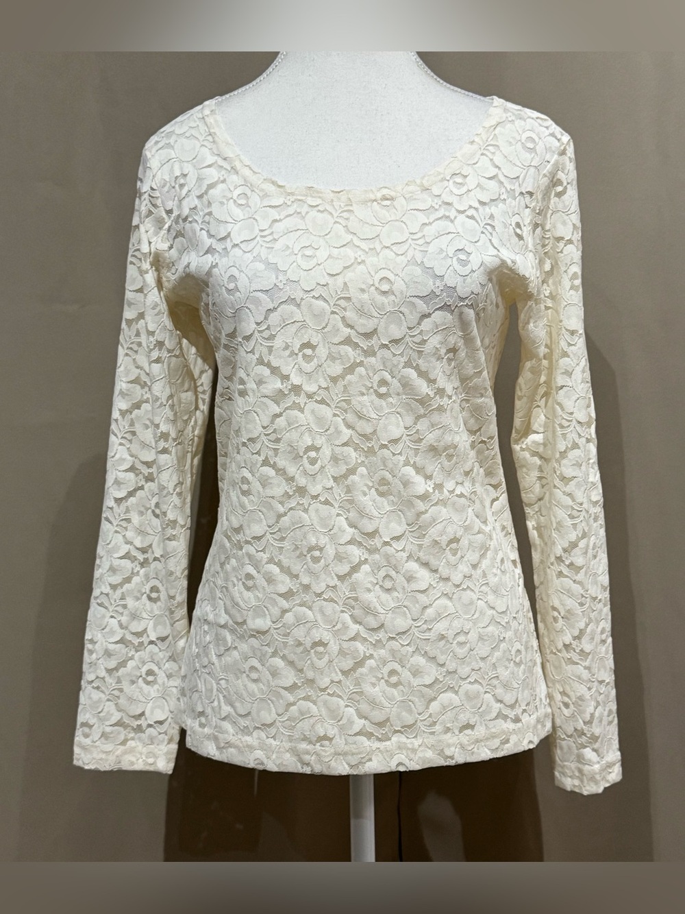 90s Inspired Ivory/Cream Lace Long Sleeve Stretch Spandex Y2K, Size M 🍦